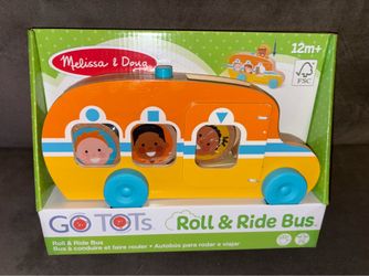 New Melissa & Doug Go Tots Roll & Ride Wooden Bus & People