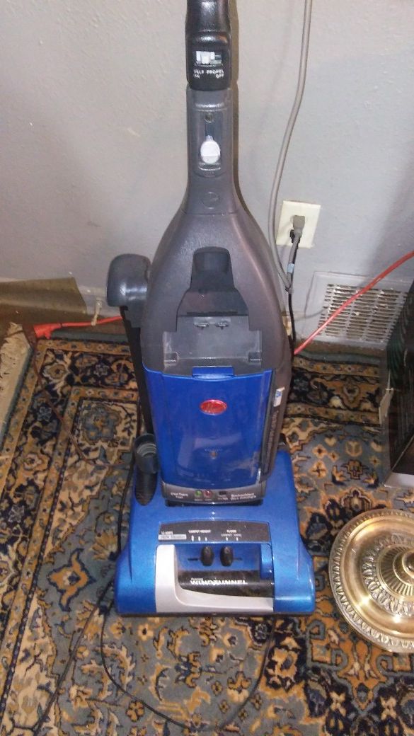 Hoover WindTunnel self-propelled vacuum cleaner