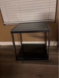 2 Side tables