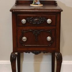 Vintage 2 Drawer Side Table. 