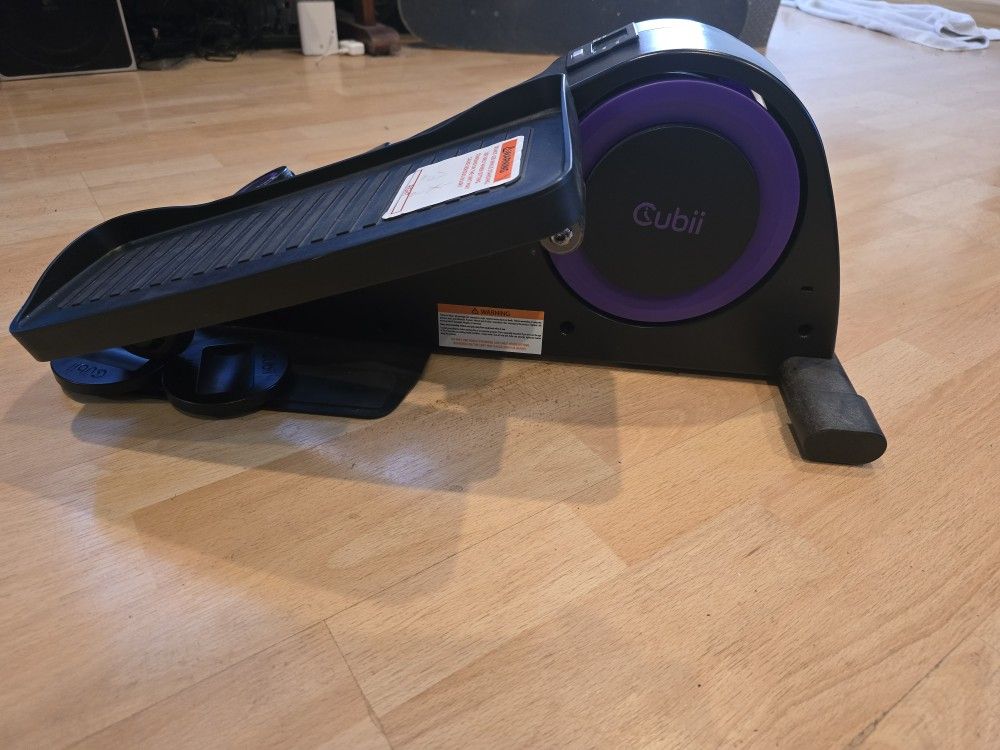 Cubii Compact Seated Elliptical F3A2