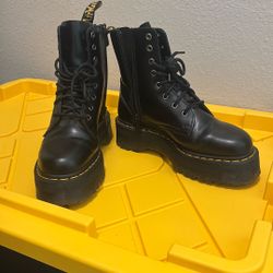 Doc Martens 1460 Lace Boots