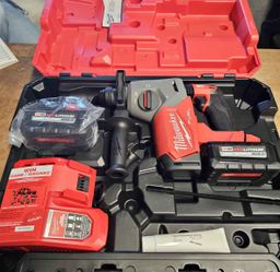 Milwaukee M18 FUEL 18V Lithium-Ion Brushless 1 in. Cordless SDS-Plus Rotary Hammer Kit with Two 6.0 batteries