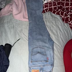 Levi straight jeans or regular 32x30