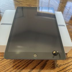 IPAD 9th GEN. LIKE NEW