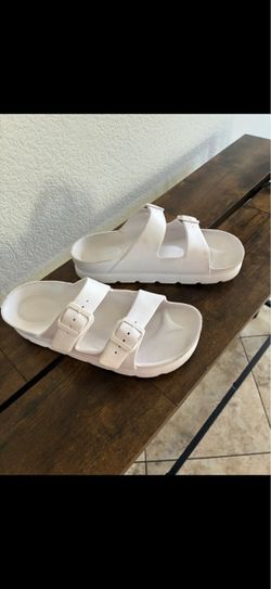 Shoes women crocs size.7-9