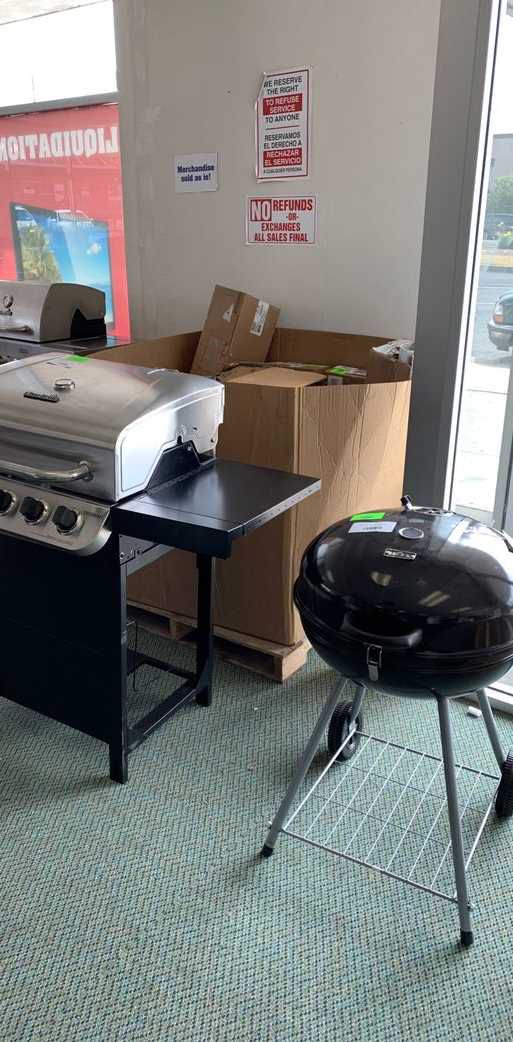 Grill Liquidation Sale!! BBQ Barbecue grill! All new with Warranty! First Come First Serve! Smoker / Propane R8F