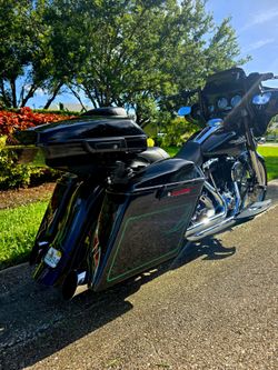 Custom 2011 Harley Davidson Street Glide. Watch Video 🥳
