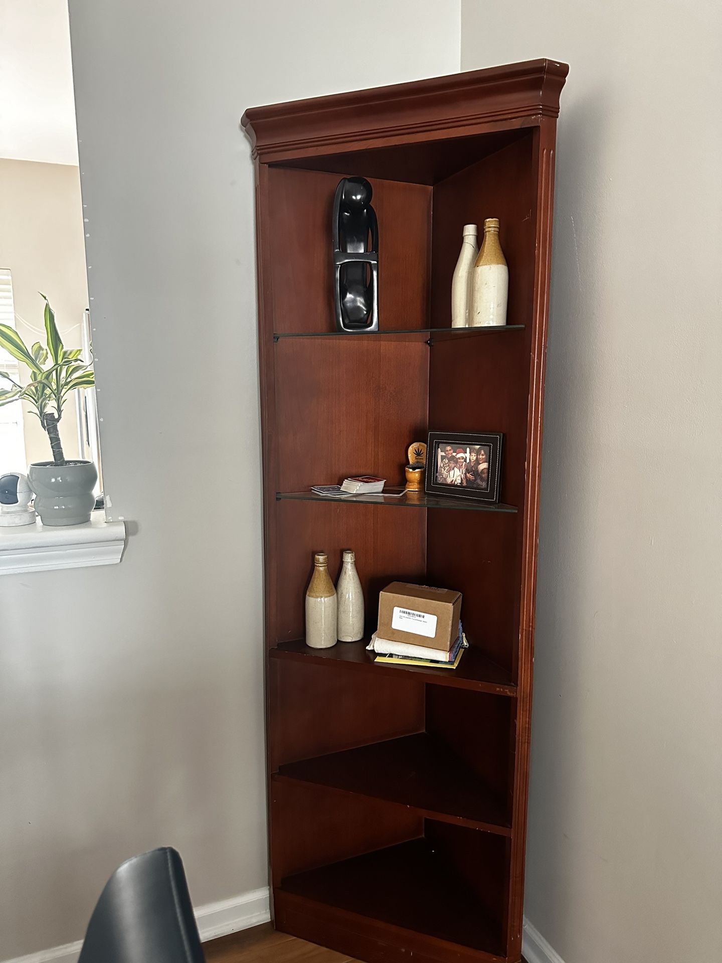 SOLID WOOD CORNER SHELF