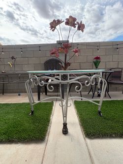 Yard Sale   Patio Table and Chairs Set & Much More
