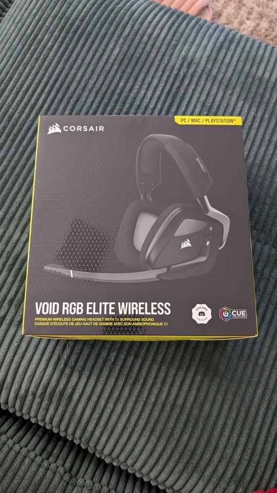Corsair VOID RGB ELITE Wireless Premium Gaming Headset. 