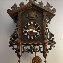 Well Maintained Early 1900’s Black Forest Cuckoo Clock 