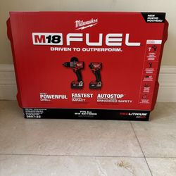 Milwaukee M18 Hammer Drill And Impact Driver Combo Kit