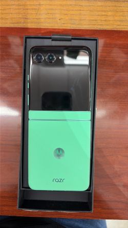 Brand new moto g razr unl 2025