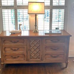*Vintage* Thomasville Dresser/Credenza/Buffet/Tv Stand/Sideboard 