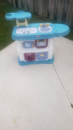 Kids kitchen playhouse and basketball hoop