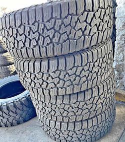285/65r18 Falken tires en excelentes condiciones de vida las 4