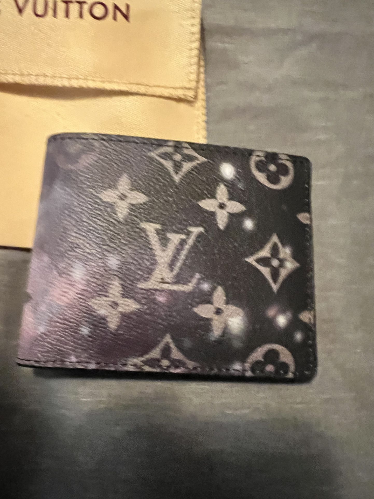 Louis Vuitton Men's Wallet for Sale in Las Vegas, NV - OfferUp