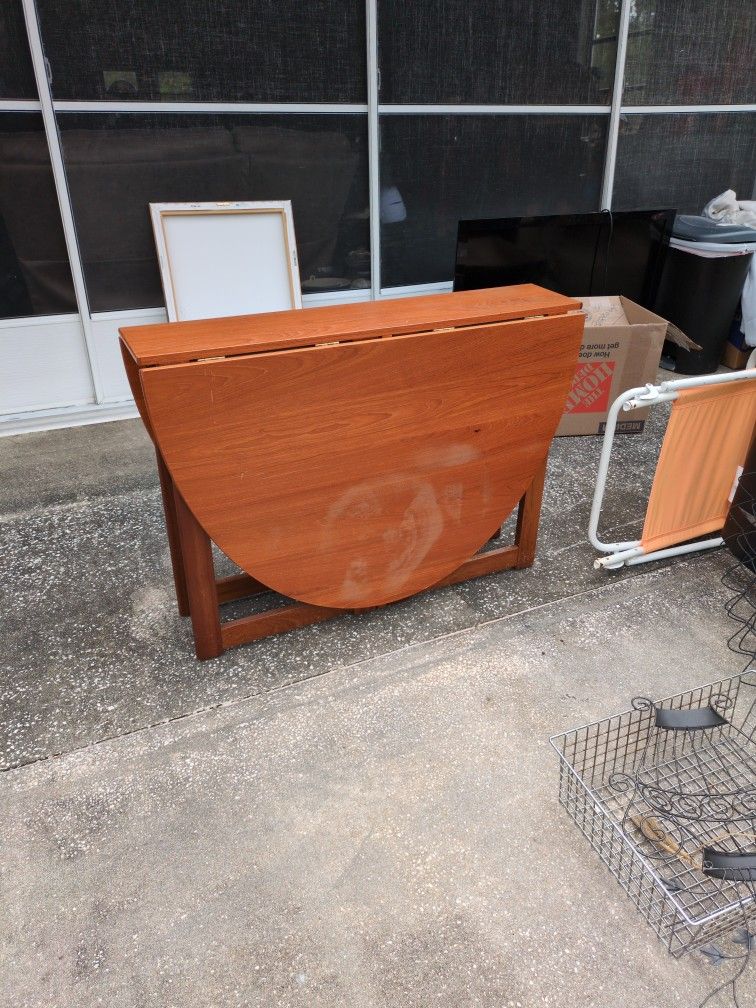 Folding Kitchen/Counter Table