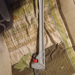 Husky 24" Aluminium Pipe Wrench