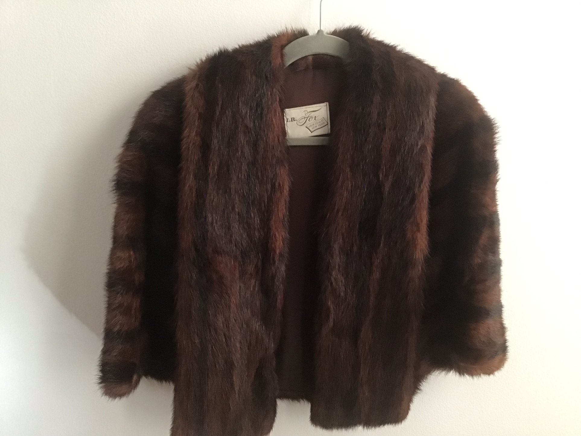 Vintage 1950’s I.R. Fox NYC Fur Stole/Wrap/Shawl 