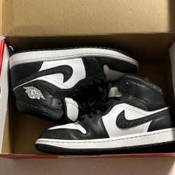 Jordan 1 Mid Panda Elephant 