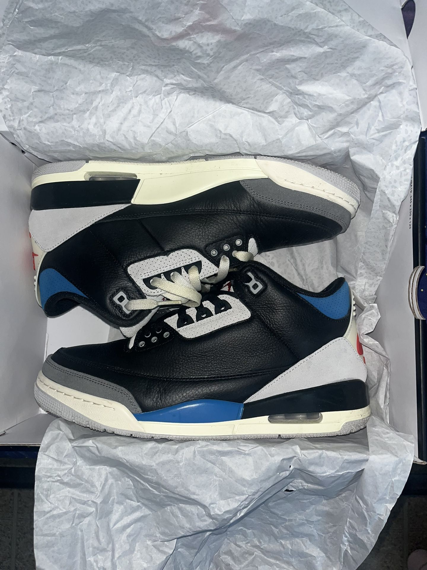 Rare Air Jordan 3’s Size 11