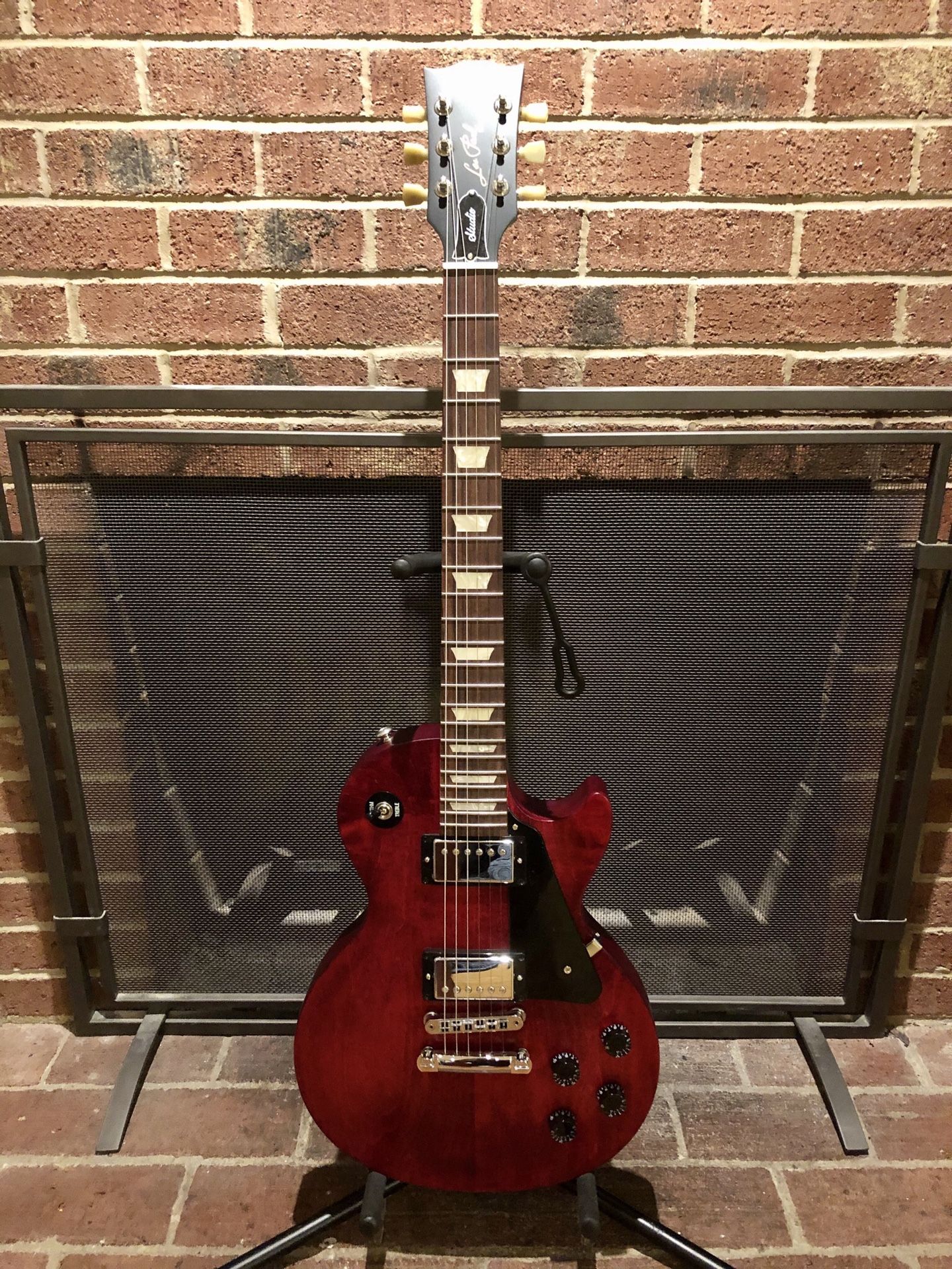 Like New 2016 Gibson Les Paul Studio Guitar
