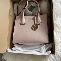 Michael Kors Authentic Hand  Bag .