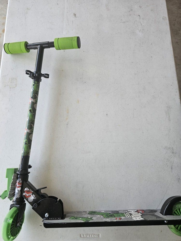 $5.00 - Minecraft Scooter, Small Child Age 5-7! Like New Condition! PRICE JUST REDUCED!