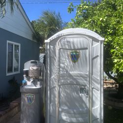 Porta potty