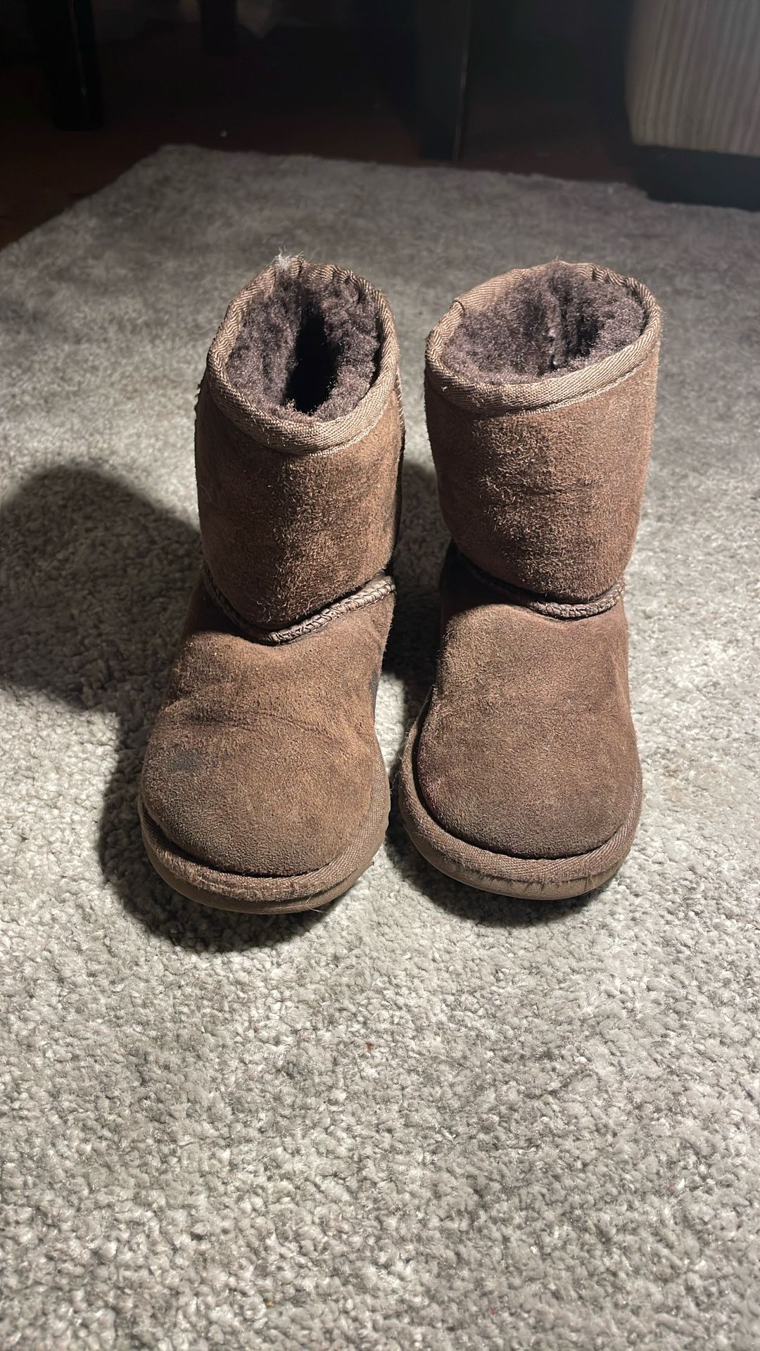 UGG