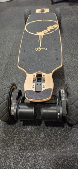 Evolve Electric Skateboards -Stoke X / Custom / 3500w Supercarve 2 / Phaze Remotes