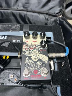 Walrus Audio Julianna Deluxe Chorus/Vibrato Pedal – $190