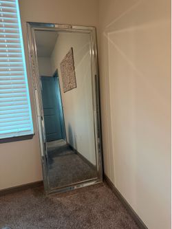 Standing mirror
