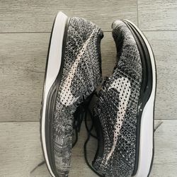 Nike Flyknit Racer Size 9.5