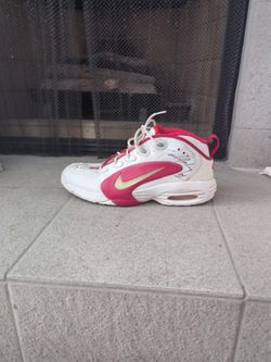 Jack Haley Game Worn Shoe Chicago Bulls Autographed