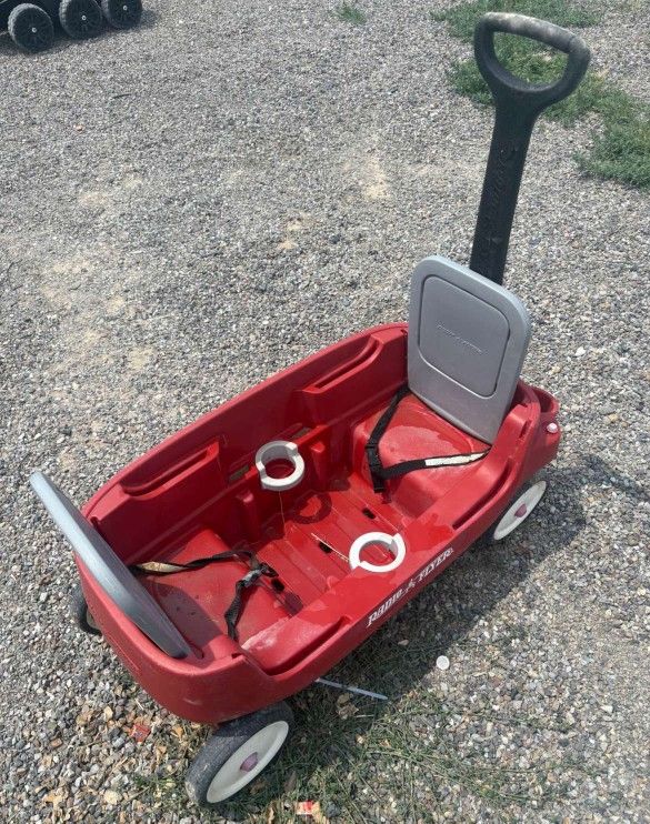 lids pull wagon