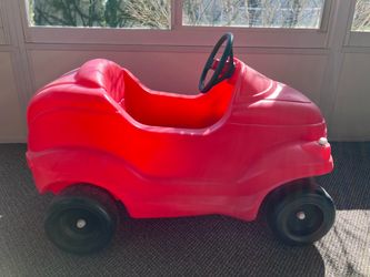 Little Tikes pedal car