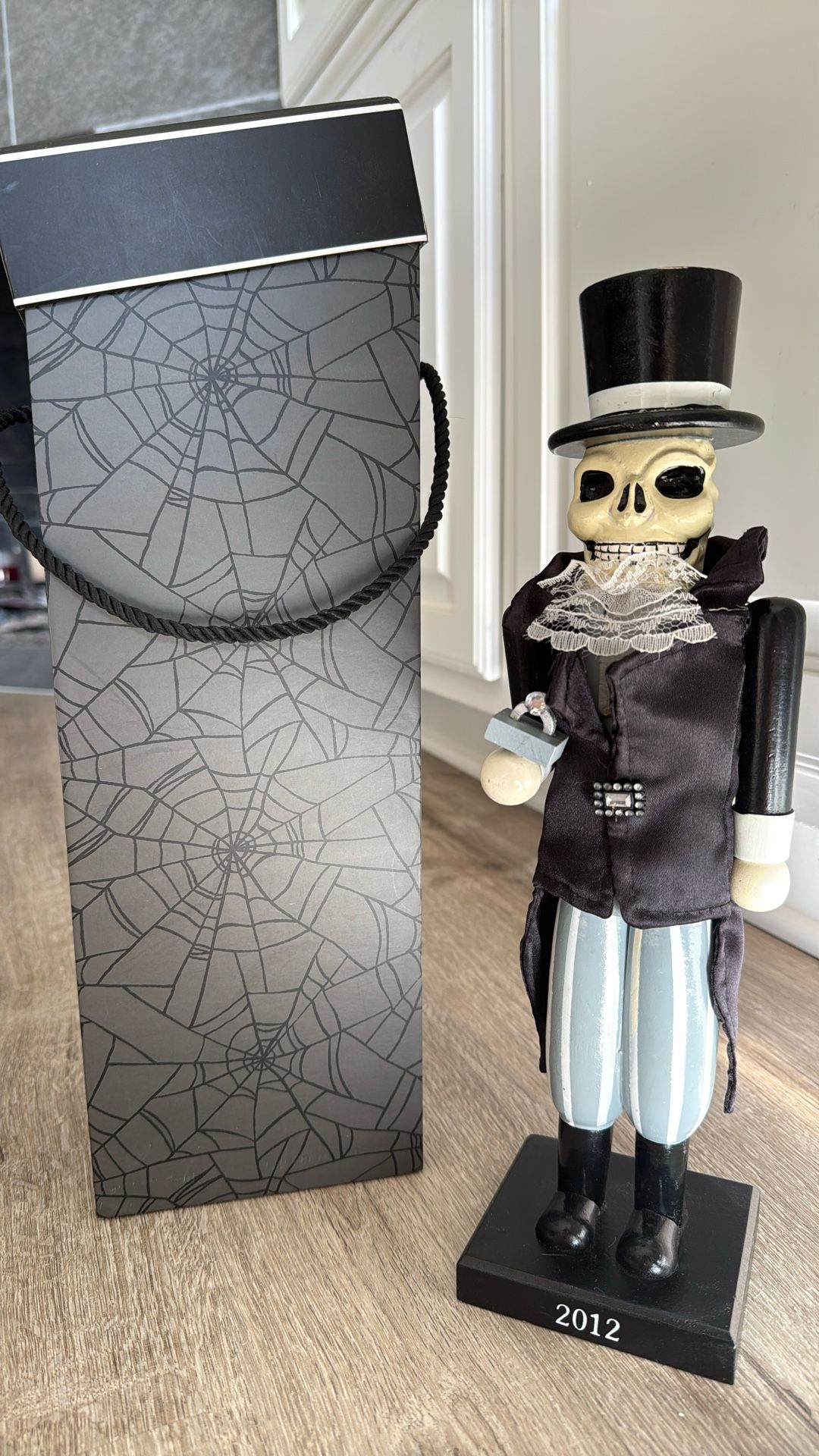 Skeleton Nutcracker : Day of The Dead Edition