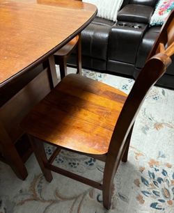 Dinning table with 4 high chair