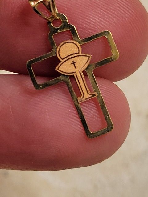 10k pendant Carved Cross UNISEX