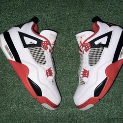 Jordan 4 “Fire Red”