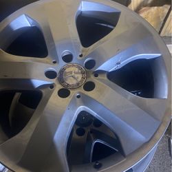 Riñes 19 “Mercedes Benz