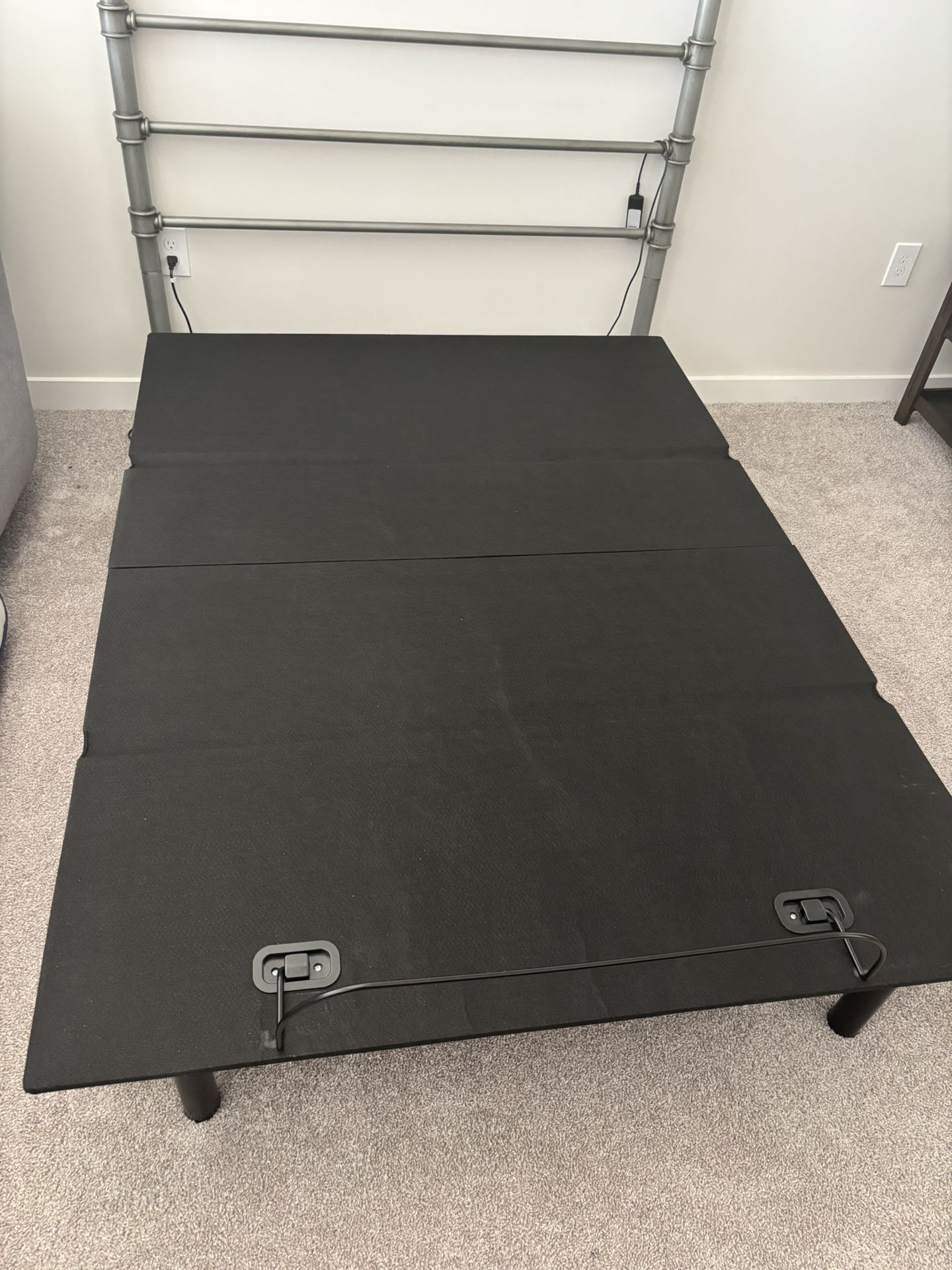 Adjustable Full Size Bed W/ Serta Pillow Top Mattress!!