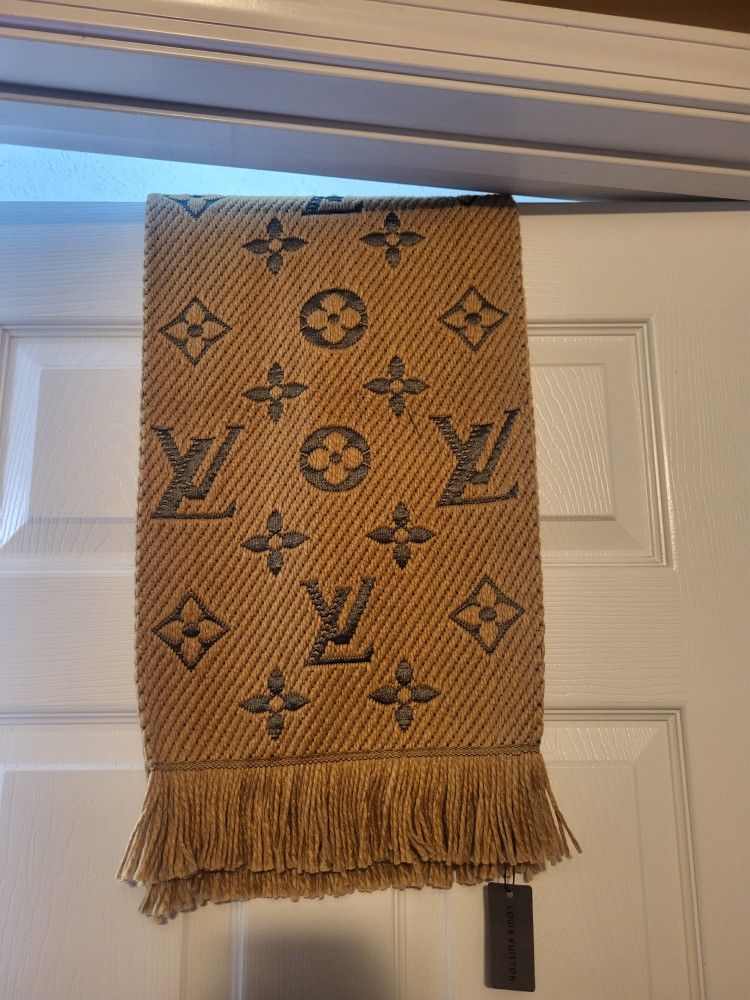 LV SCARF 
