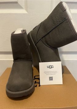 UGG SIZE 7 WOMEN 