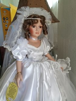 Beautiful Bride For Decorating Party