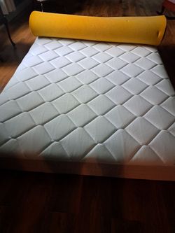 Queen Matress w Frame