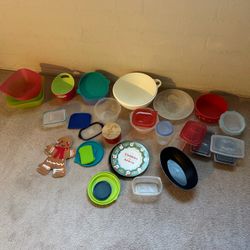 Mixed Kitchen Storage Containers and Bowls Lot